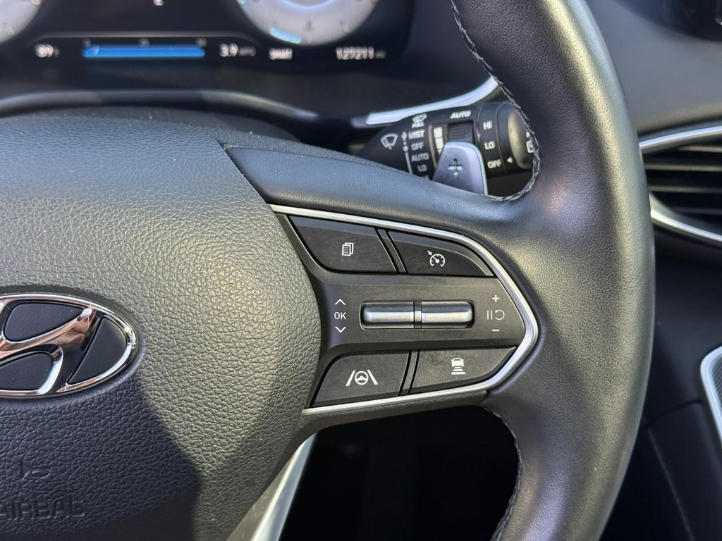 Hyundai Santa Fe Vehicle Full-screen Gallery Image 20