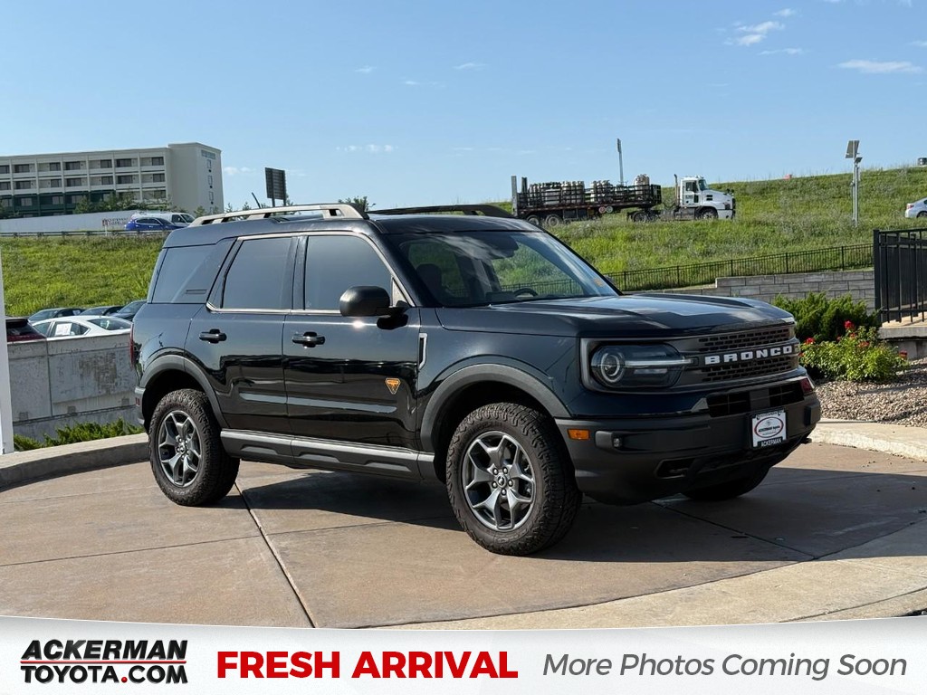 Ford Bronco Sport Vehicle Full-screen Gallery Image 01