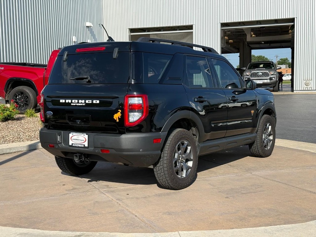 Ford Bronco Sport Vehicle Full-screen Gallery Image 03
