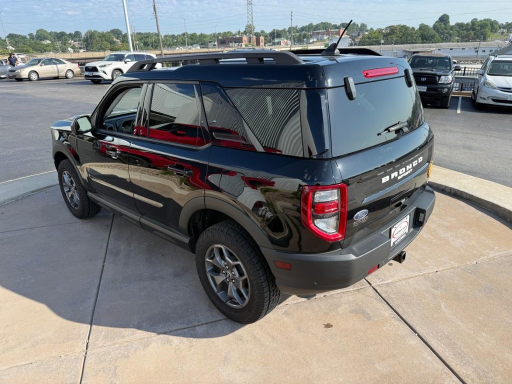 Ford Bronco Sport Vehicle Full-screen Gallery Image 05