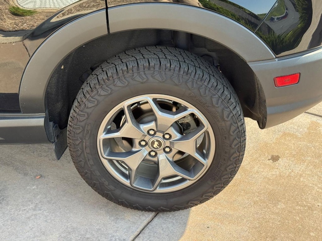 Ford Bronco Sport Vehicle Full-screen Gallery Image 06