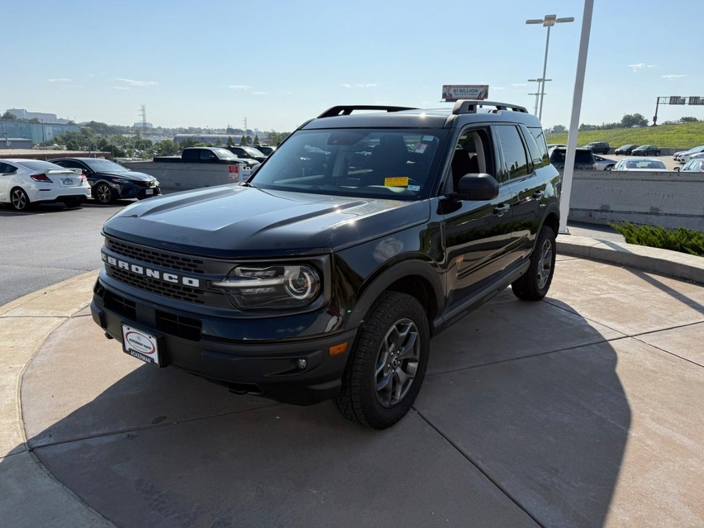 Ford Bronco Sport Vehicle Full-screen Gallery Image 09