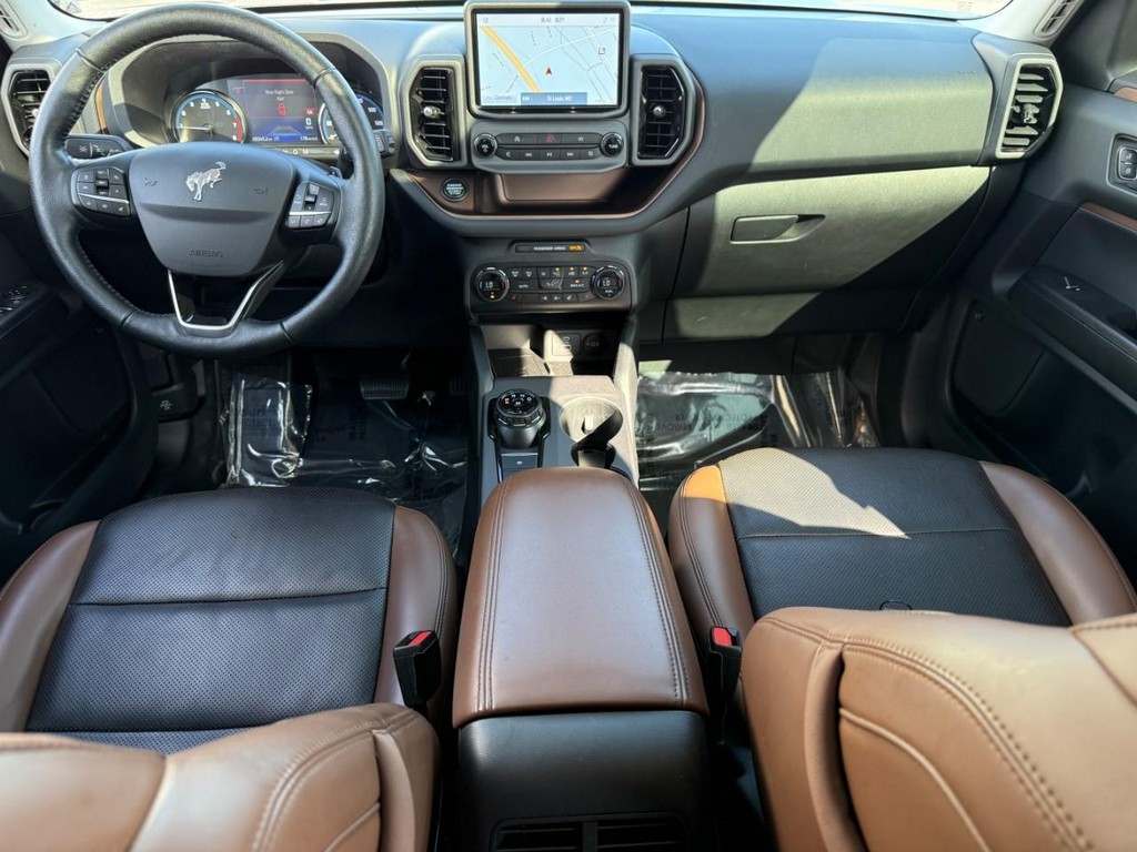 Ford Bronco Sport Vehicle Full-screen Gallery Image 12