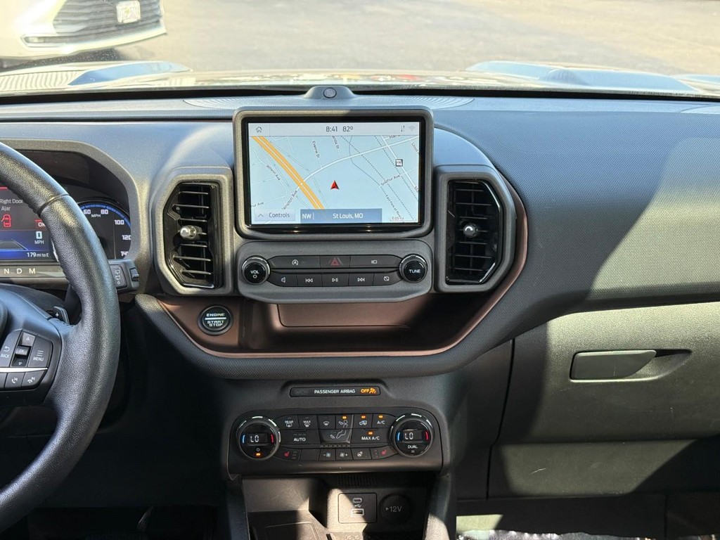 Ford Bronco Sport Vehicle Full-screen Gallery Image 14