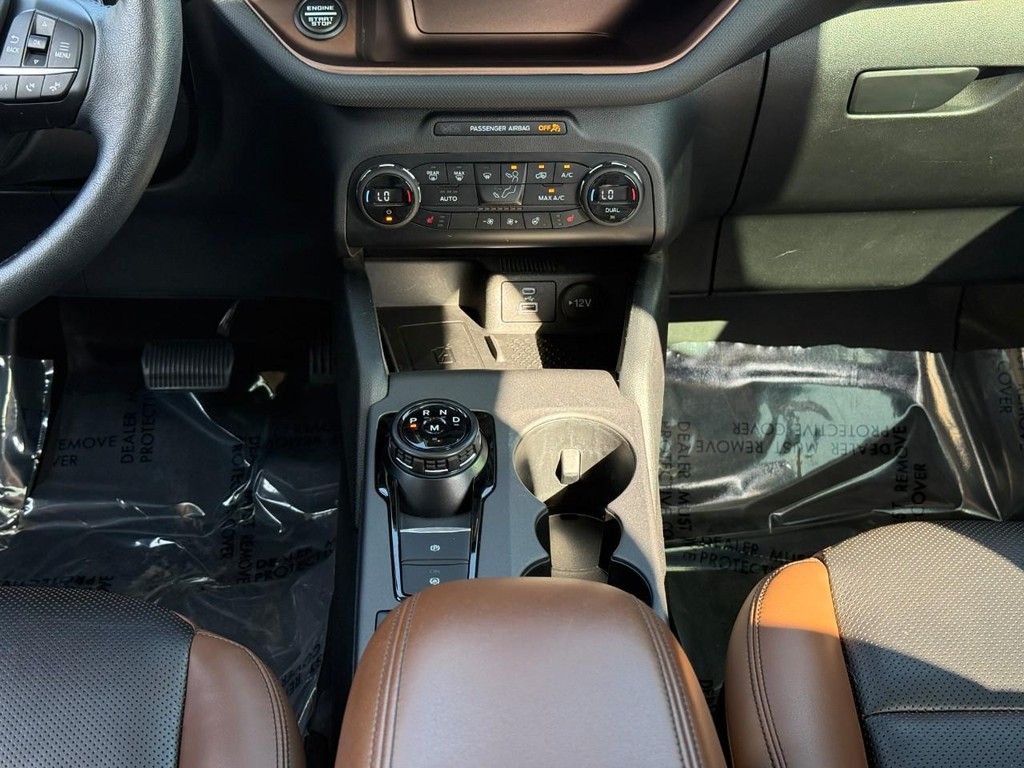 Ford Bronco Sport Vehicle Full-screen Gallery Image 16