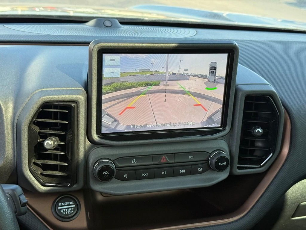 Ford Bronco Sport Vehicle Full-screen Gallery Image 26