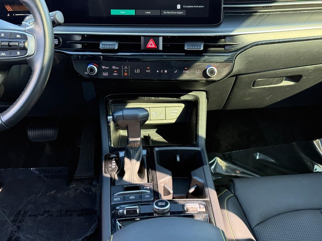 Kia K5 Vehicle Full-screen Gallery Image 14