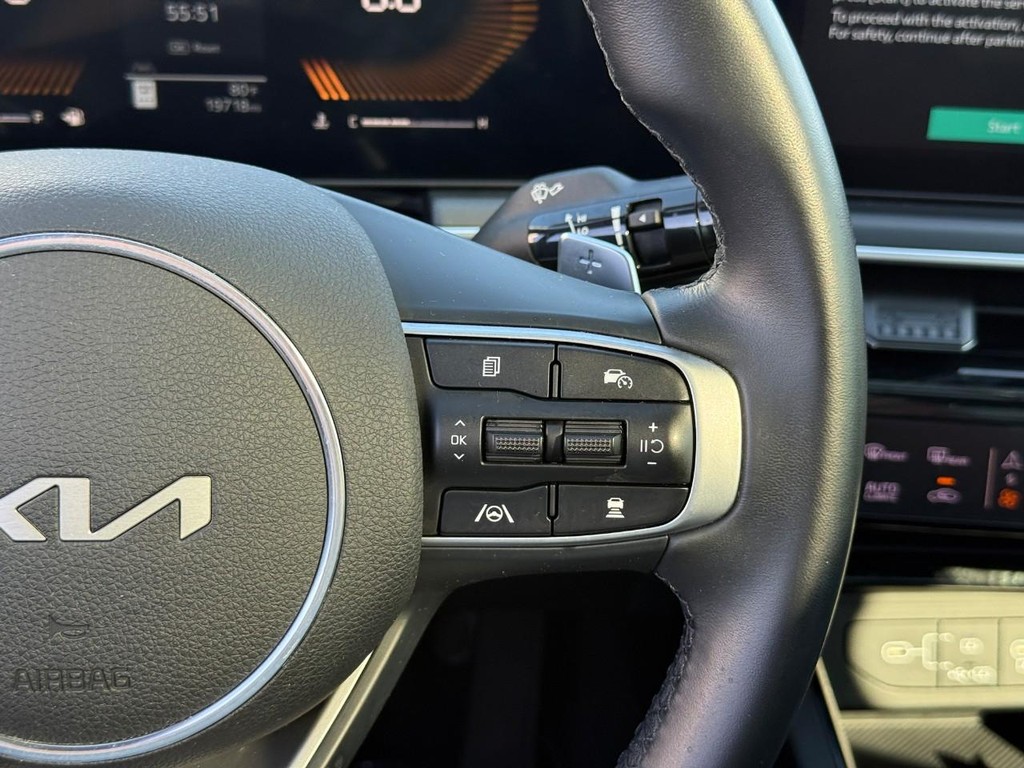 Kia K5 Vehicle Full-screen Gallery Image 20