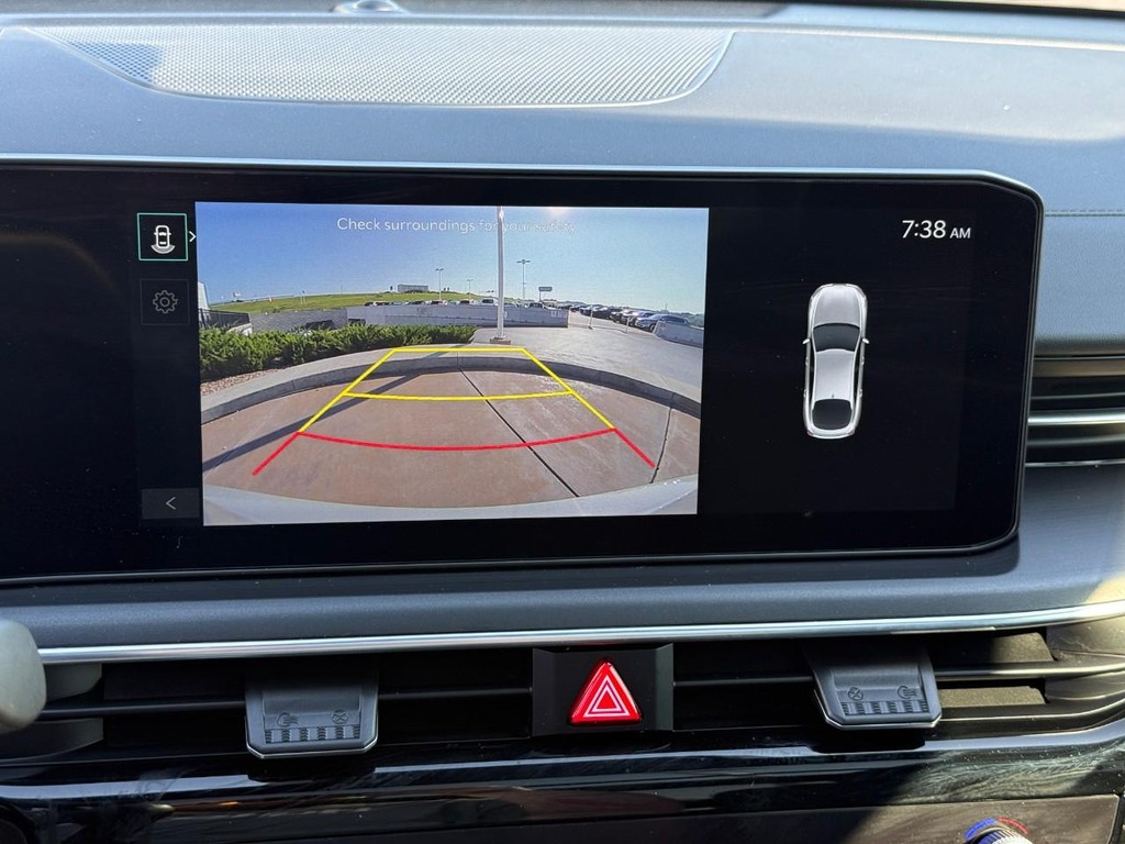 Kia K5 Vehicle Full-screen Gallery Image 23