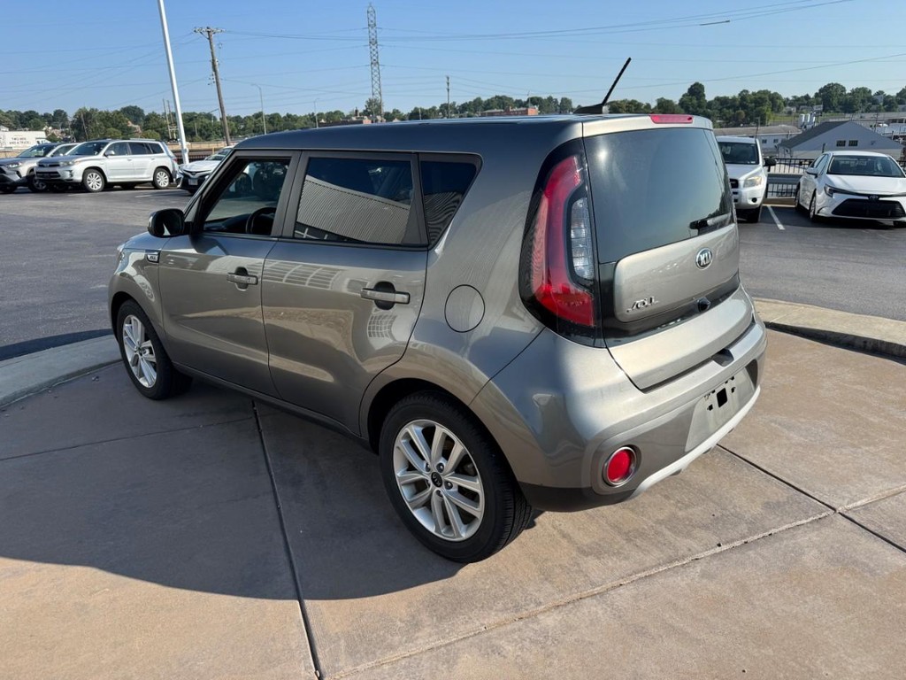 Kia Soul Vehicle Full-screen Gallery Image 05