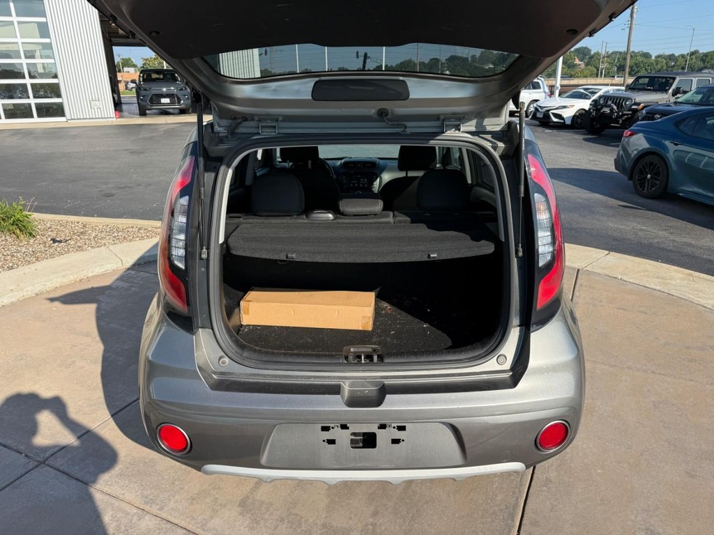 Kia Soul Vehicle Full-screen Gallery Image 06