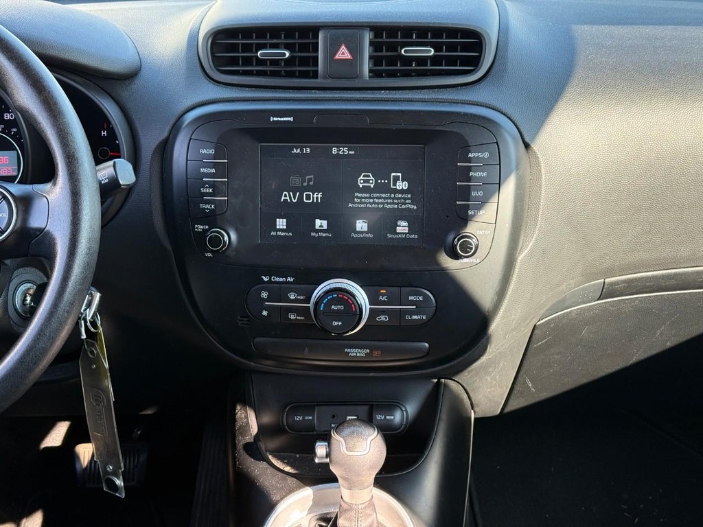 Kia Soul Vehicle Full-screen Gallery Image 14