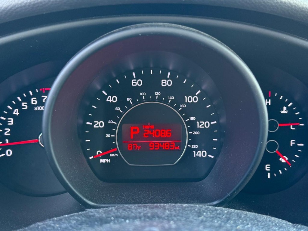 Kia Soul Vehicle Full-screen Gallery Image 21
