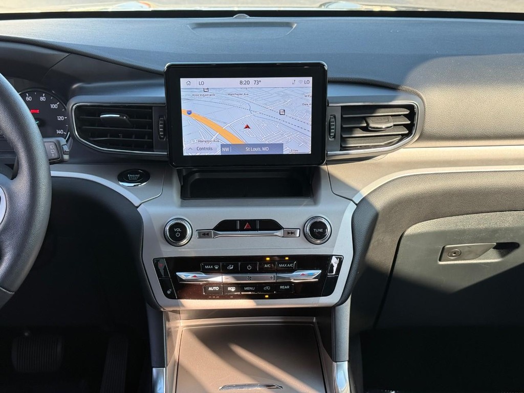 Ford Explorer Vehicle Full-screen Gallery Image 14