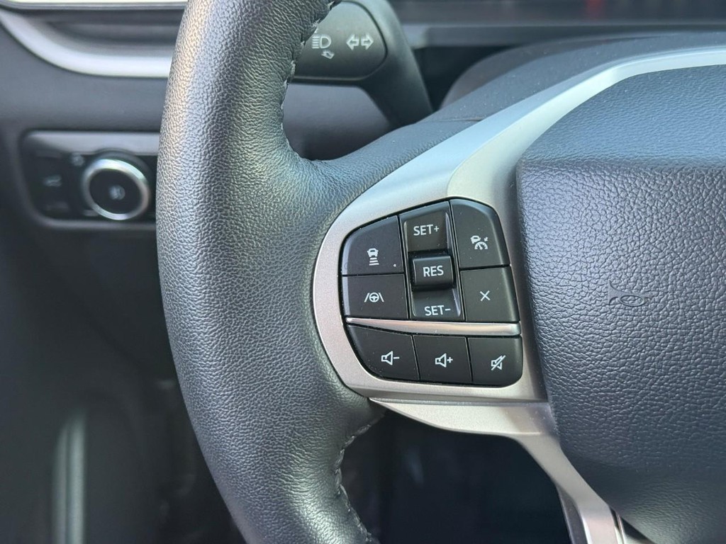 Ford Explorer Vehicle Full-screen Gallery Image 20