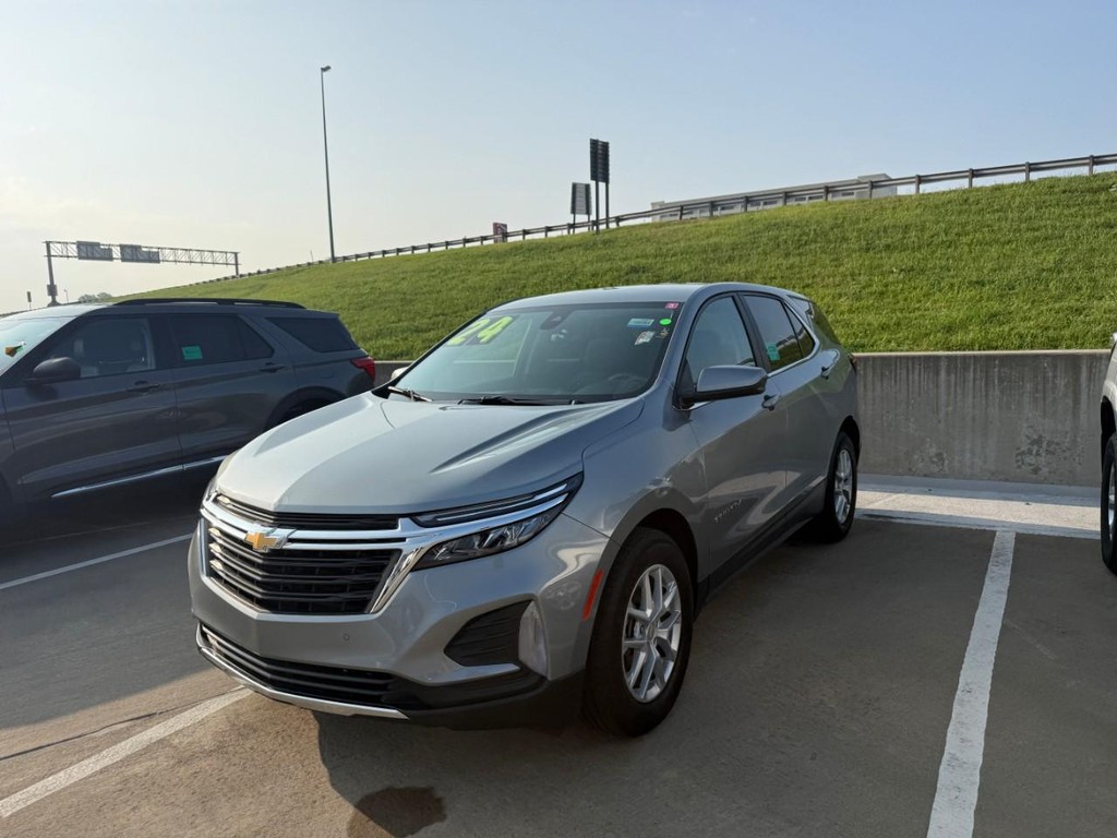 Chevrolet Equinox Vehicle Full-screen Gallery Image 02