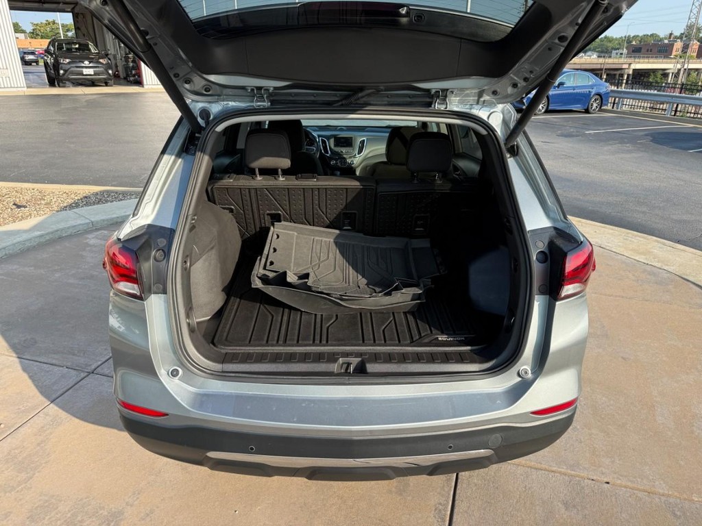 Chevrolet Equinox Vehicle Full-screen Gallery Image 06