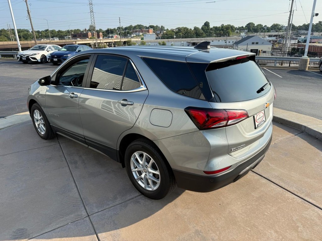 Chevrolet Equinox Vehicle Full-screen Gallery Image 08