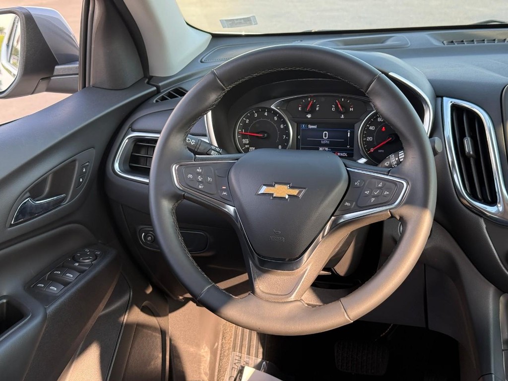 Chevrolet Equinox Vehicle Full-screen Gallery Image 13