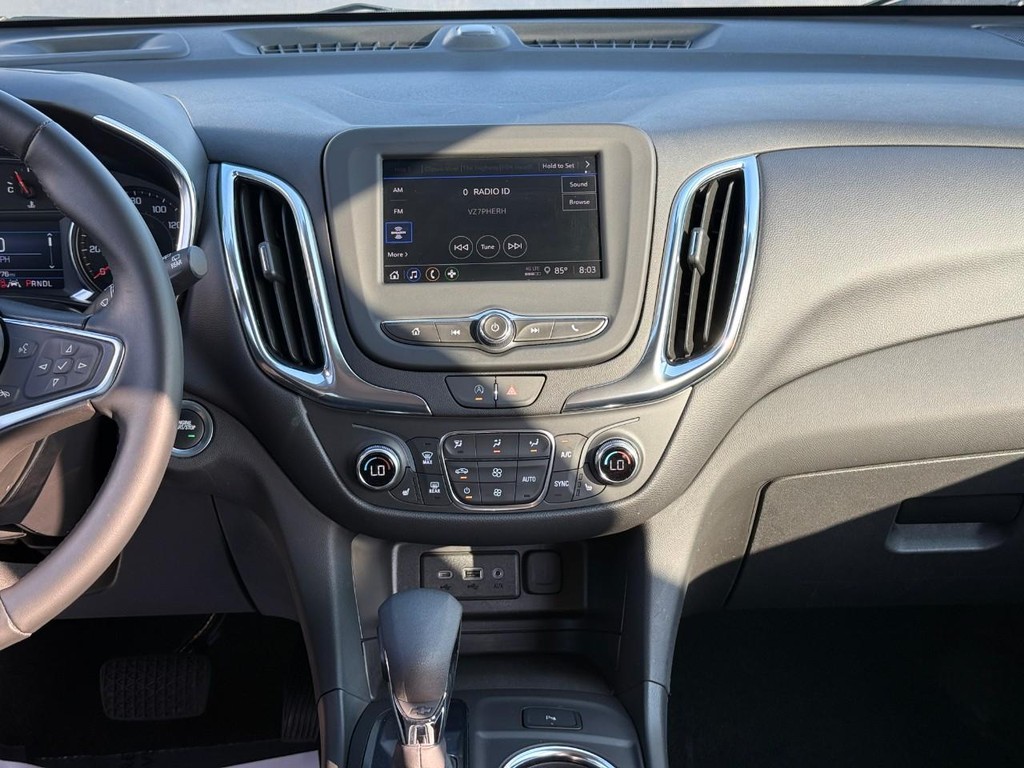 Chevrolet Equinox Vehicle Full-screen Gallery Image 14
