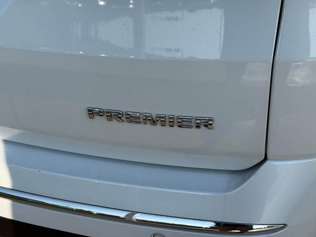 Chevrolet Traverse Vehicle Full-screen Gallery Image 05