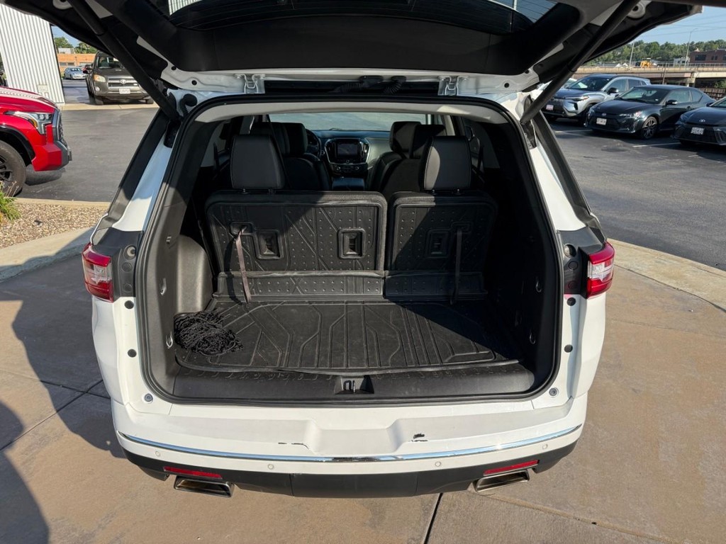 Chevrolet Traverse Vehicle Full-screen Gallery Image 06