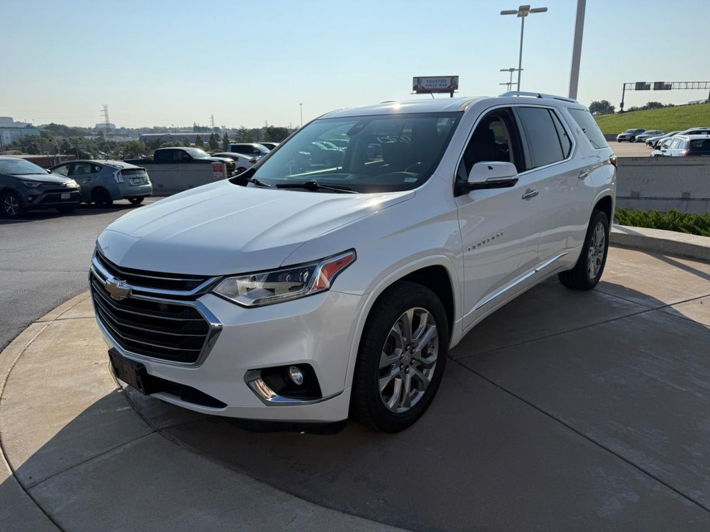 Chevrolet Traverse Vehicle Full-screen Gallery Image 09