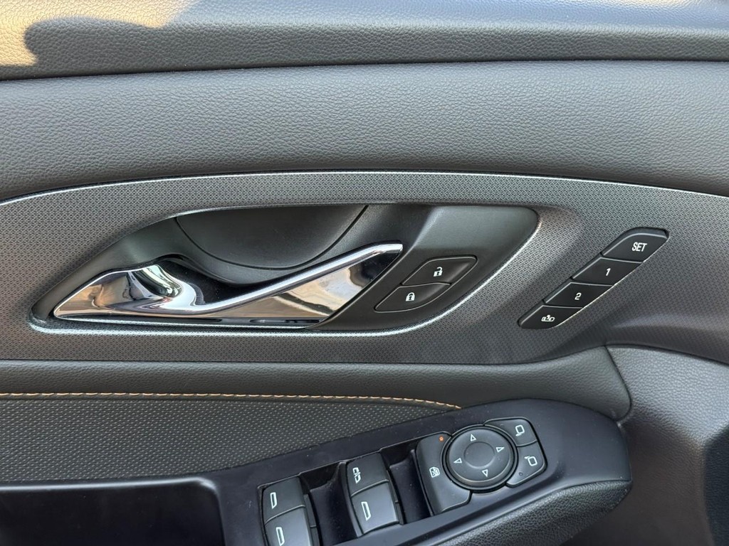 Chevrolet Traverse Vehicle Full-screen Gallery Image 18