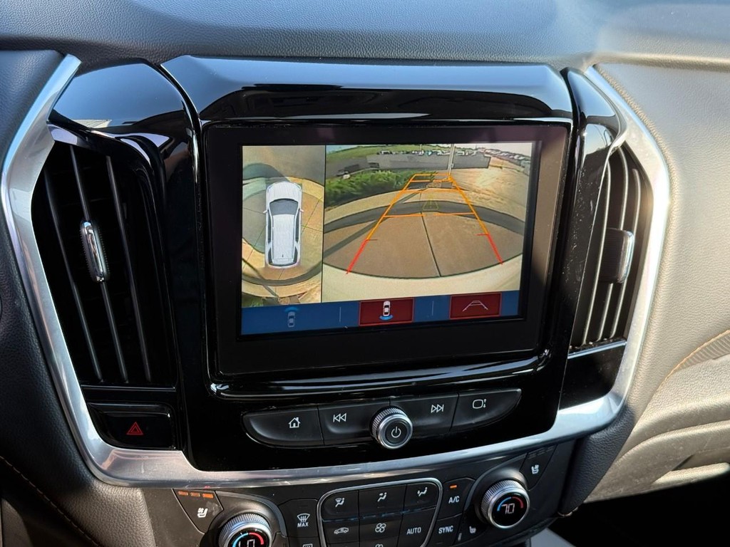 Chevrolet Traverse Vehicle Full-screen Gallery Image 25