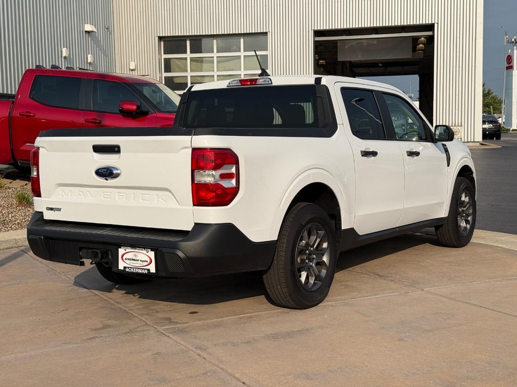 Ford Maverick Vehicle Full-screen Gallery Image 03
