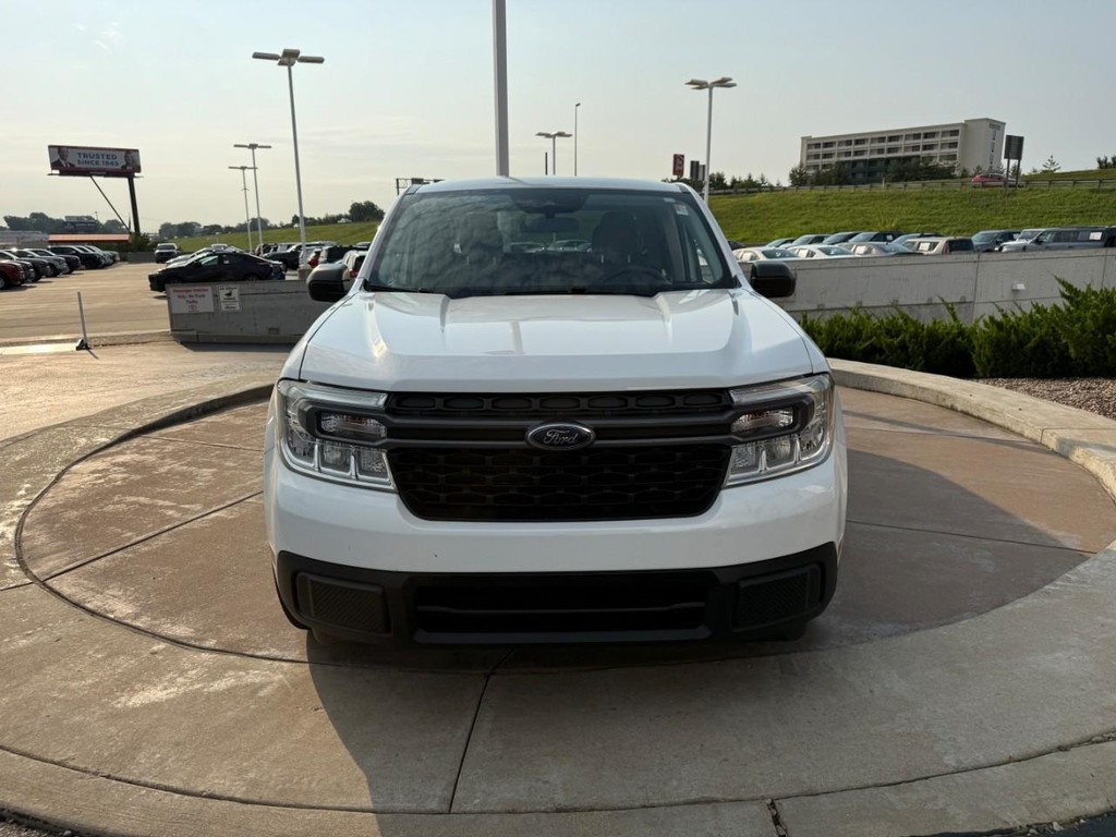 Ford Maverick Vehicle Full-screen Gallery Image 09