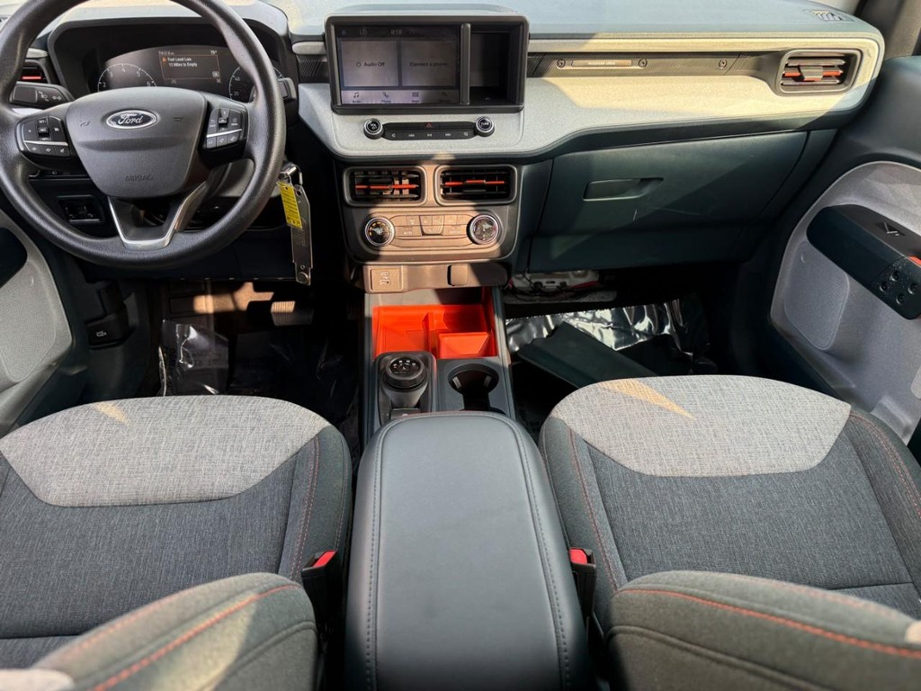 Ford Maverick Vehicle Full-screen Gallery Image 11