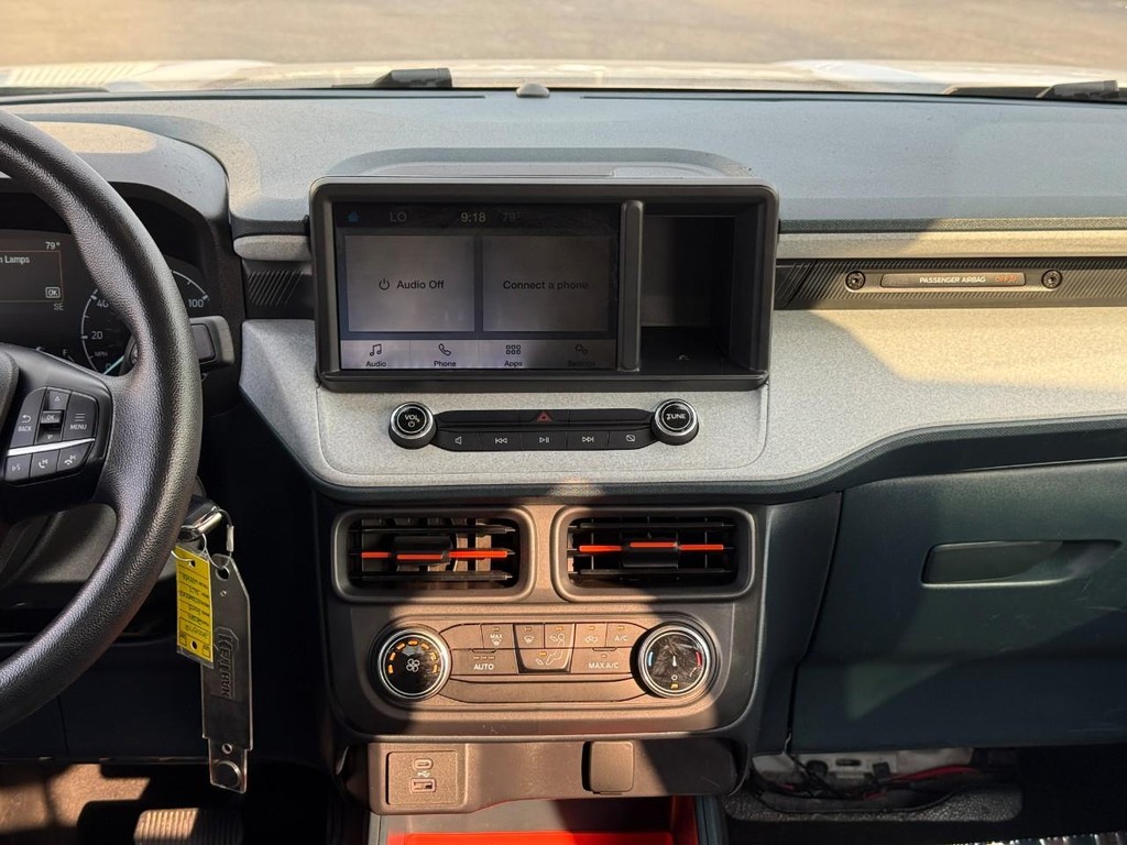 Ford Maverick Vehicle Full-screen Gallery Image 13