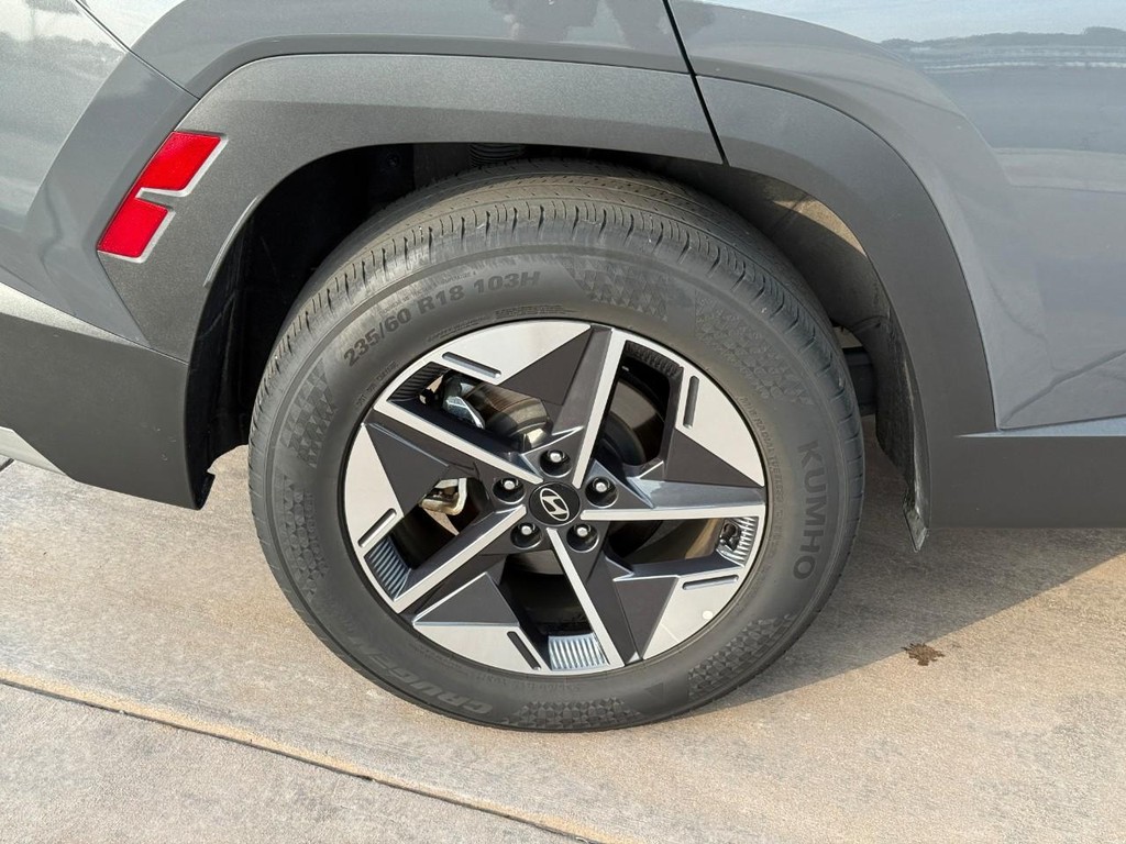 Hyundai Tucson Vehicle Full-screen Gallery Image 04