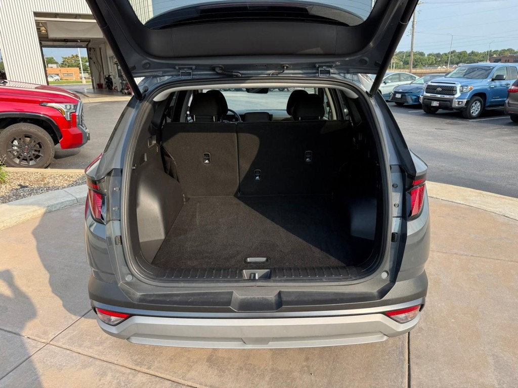 Hyundai Tucson Vehicle Full-screen Gallery Image 06