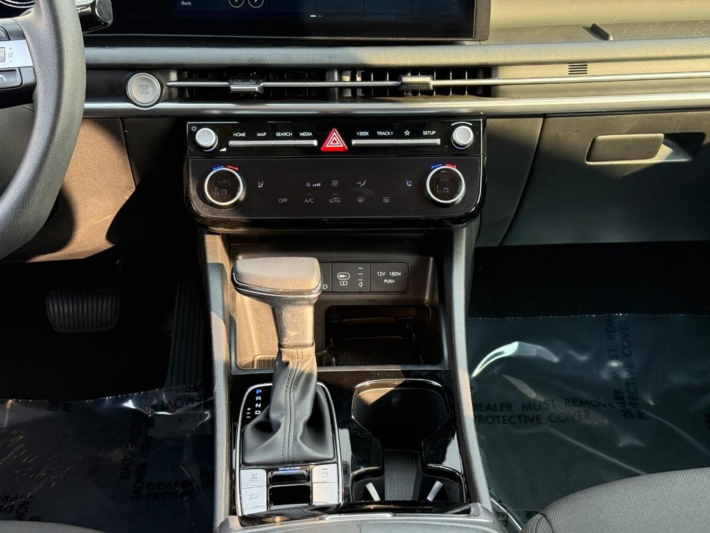 Hyundai Tucson Vehicle Full-screen Gallery Image 14