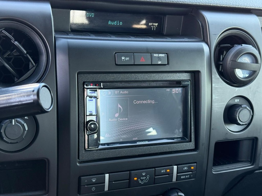 Ford F-150 Vehicle Full-screen Gallery Image 13