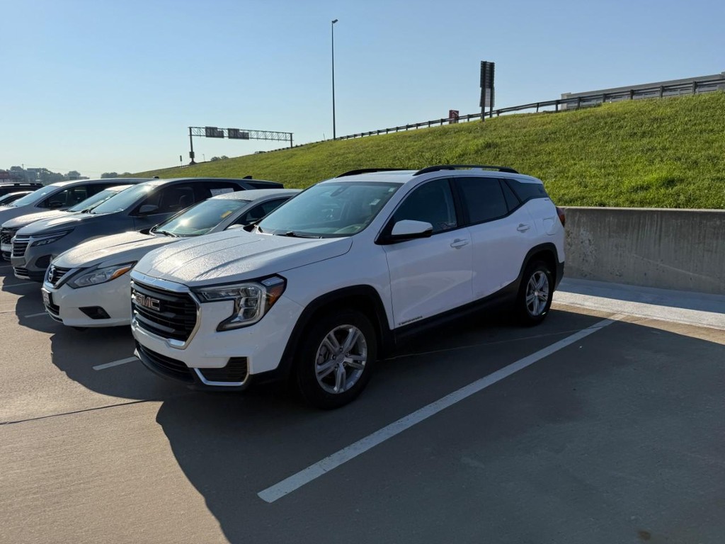 GMC Terrain Vehicle Full-screen Gallery Image 02