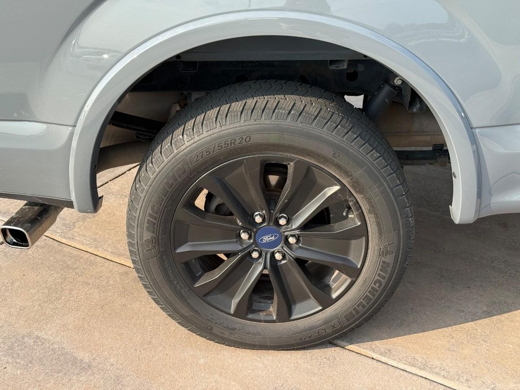 Ford F-150 Vehicle Full-screen Gallery Image 04