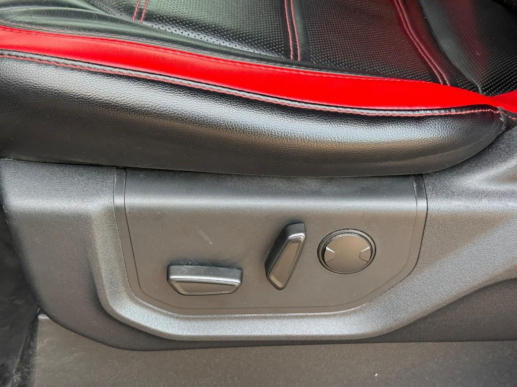 Ford F-150 Vehicle Full-screen Gallery Image 18