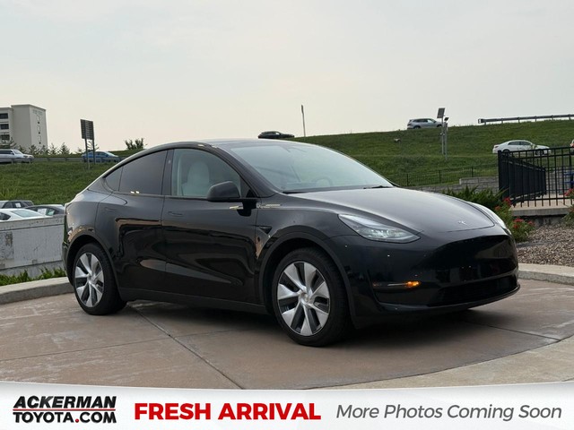 St. Louis MO 2024 Tesla Model Y more details - tesla model y