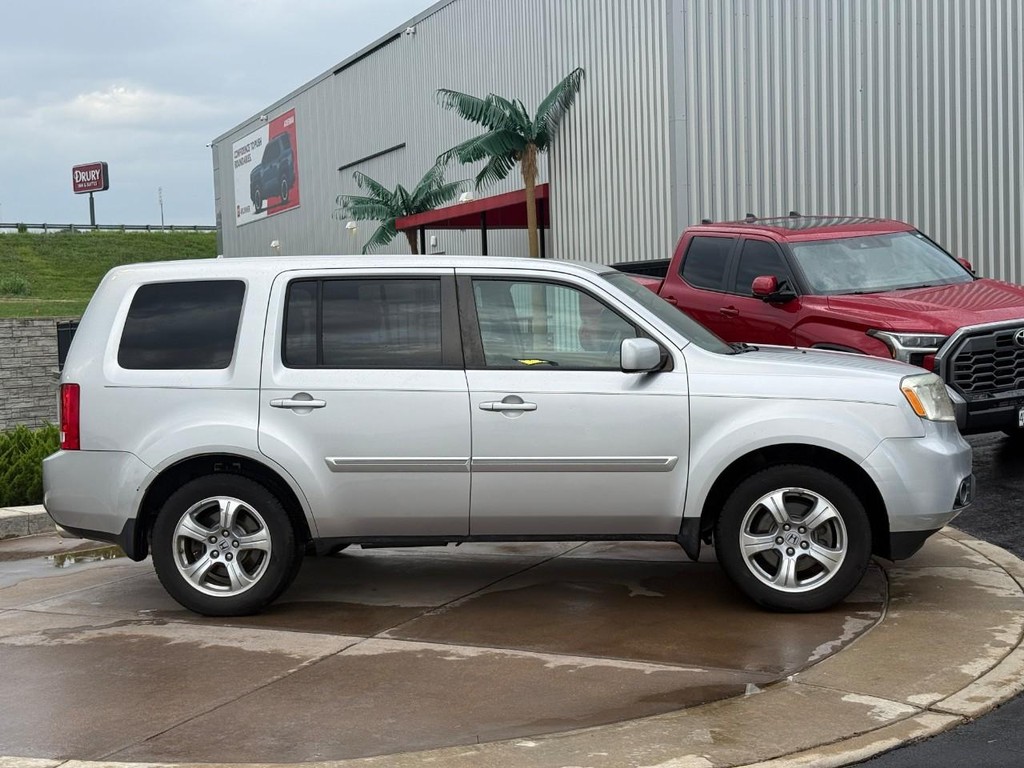 Honda Pilot Vehicle Full-screen Gallery Image 02