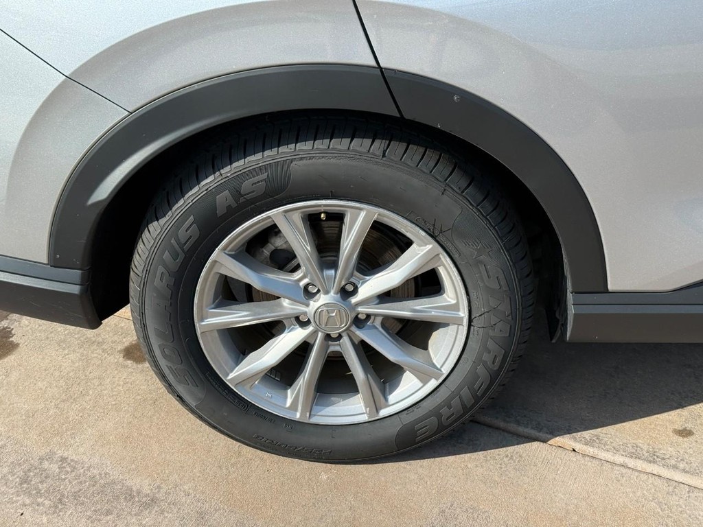 Honda CR-V Vehicle Full-screen Gallery Image 04