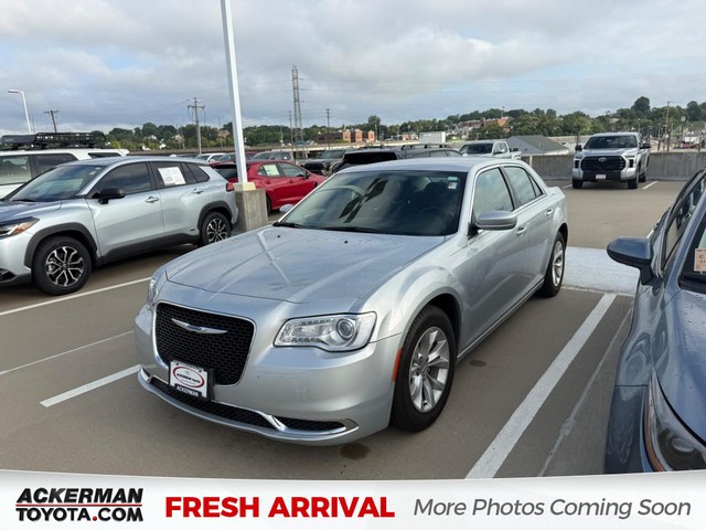 St. Louis MO 2021 Chrysler 300 more details - chrysler 300