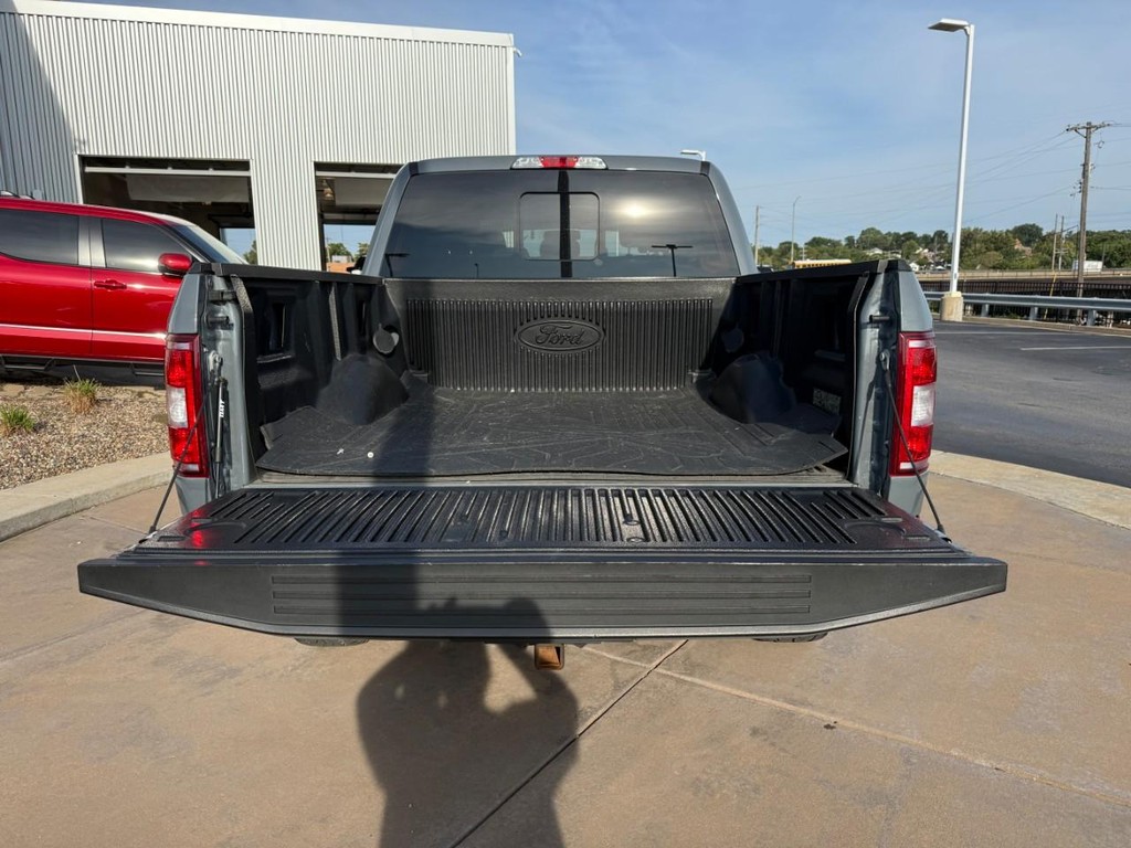 Ford F-150 Vehicle Full-screen Gallery Image 05
