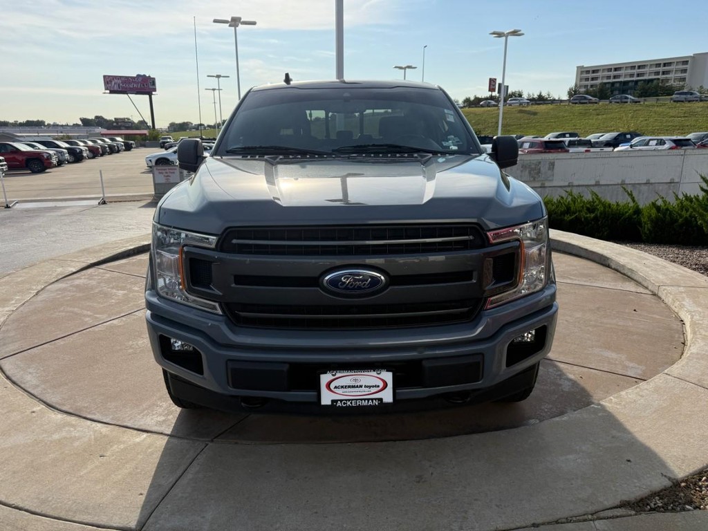 Ford F-150 Vehicle Full-screen Gallery Image 08