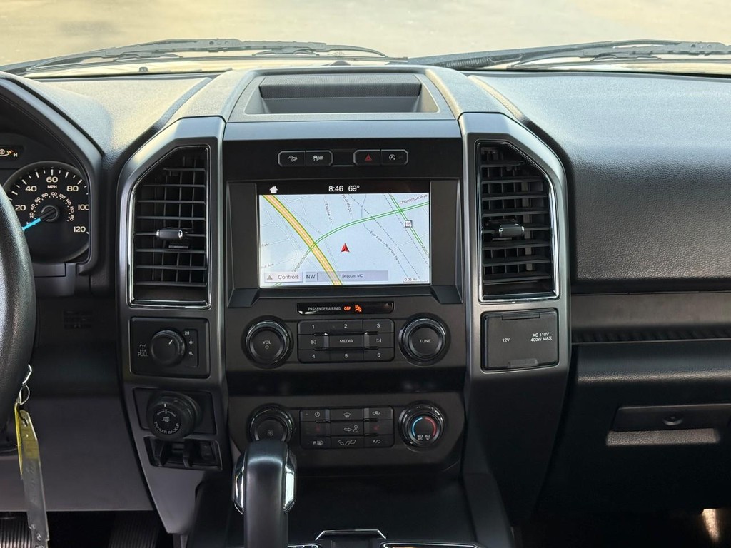 Ford F-150 Vehicle Full-screen Gallery Image 12