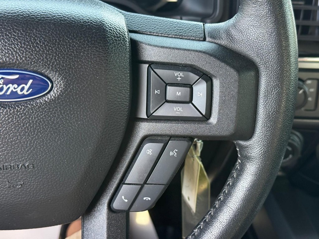 Ford F-150 Vehicle Full-screen Gallery Image 18