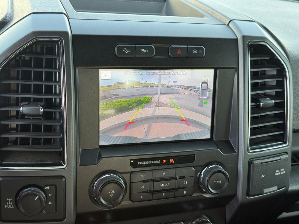 Ford F-150 Vehicle Full-screen Gallery Image 22