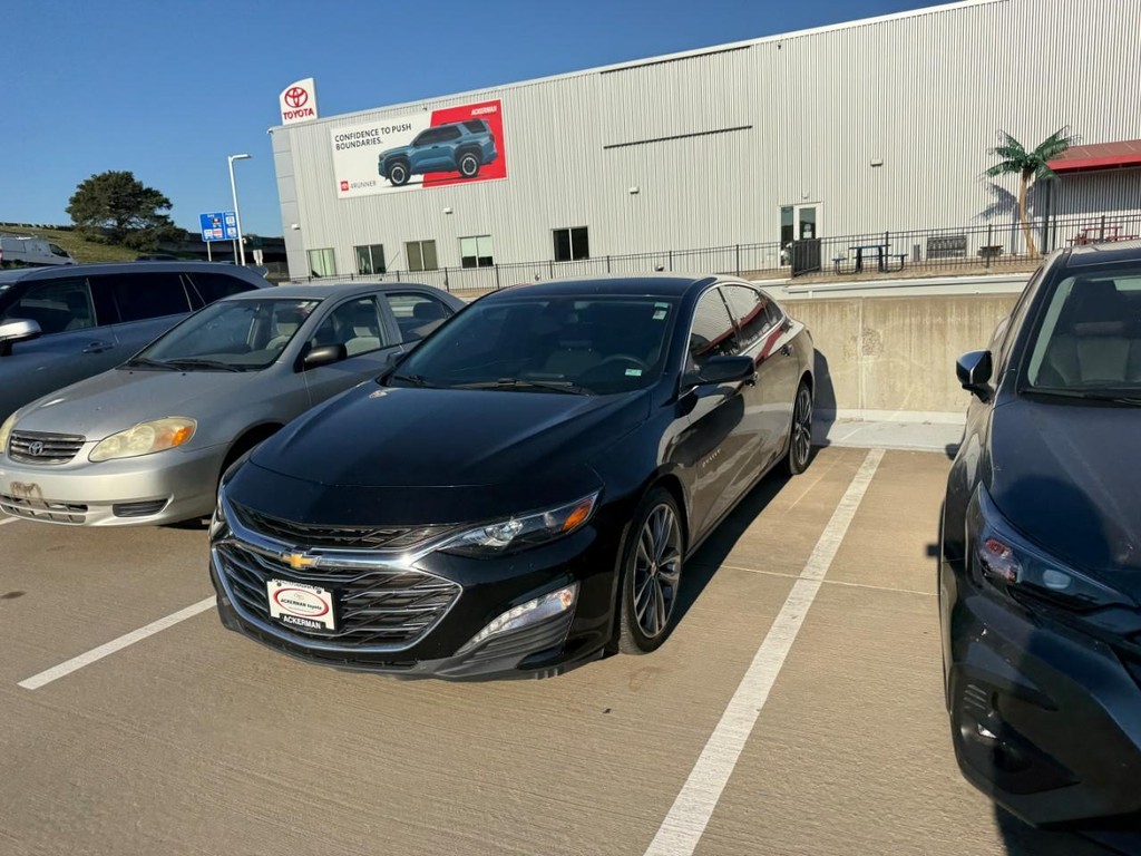 Chevrolet Malibu Vehicle Full-screen Gallery Image 02